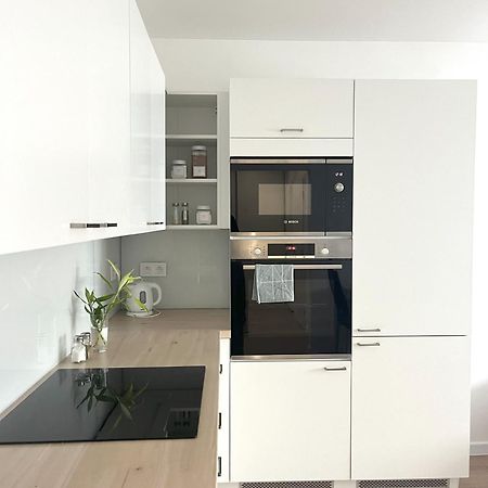 Elegant Escape Apartment III - Free Parking, Easy Access To City Center Bratislava Luaran gambar