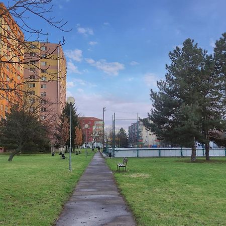 Elegant Escape Apartment III - Free Parking, Easy Access To City Center Bratislava Luaran gambar