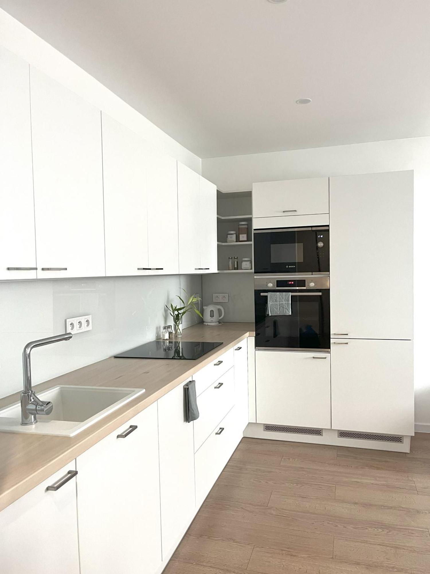 Elegant Escape Apartment III - Free Parking, Easy Access To City Center Bratislava Luaran gambar