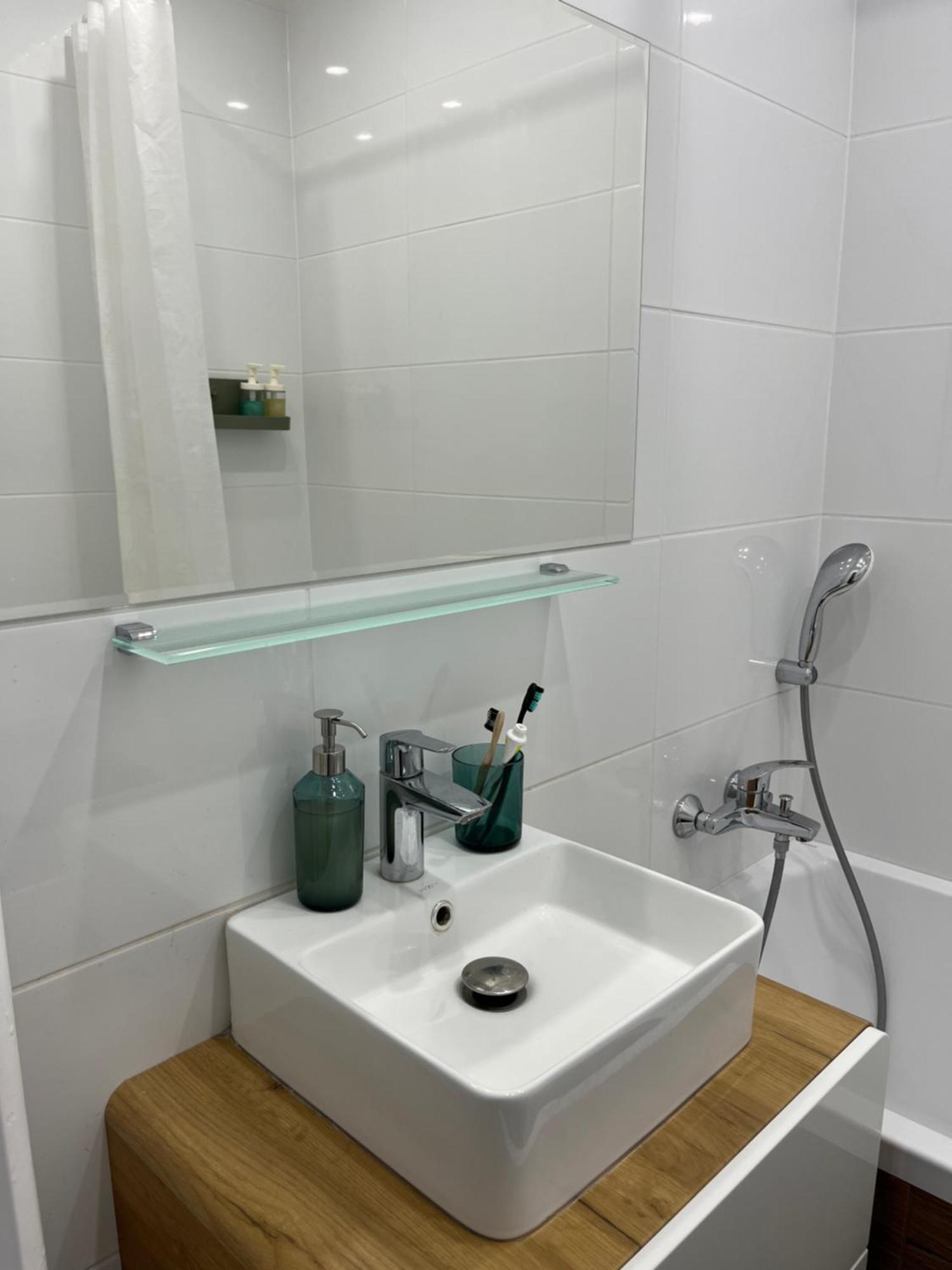 Elegant Escape Apartment III - Free Parking, Easy Access To City Center Bratislava Luaran gambar